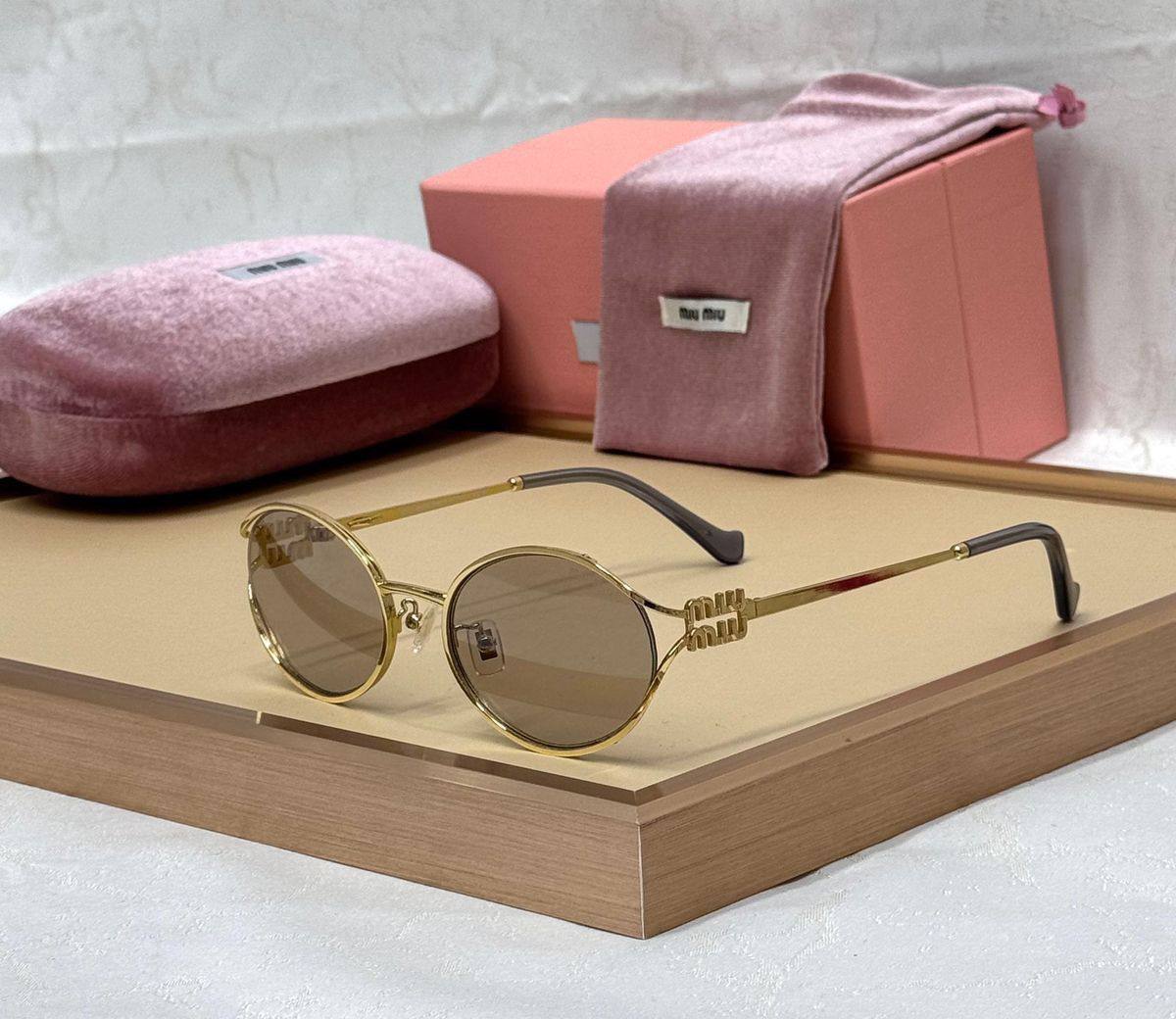 Miumiu A003 Round - Image 2